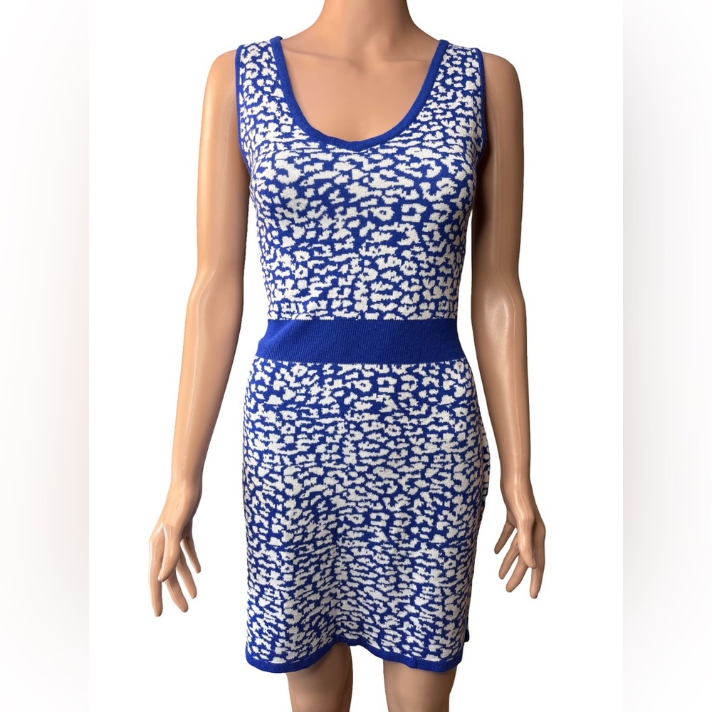 Romeo & Juliet Couture Blue and White Sleeveless V-Neck Sweater Dress Medium NWT